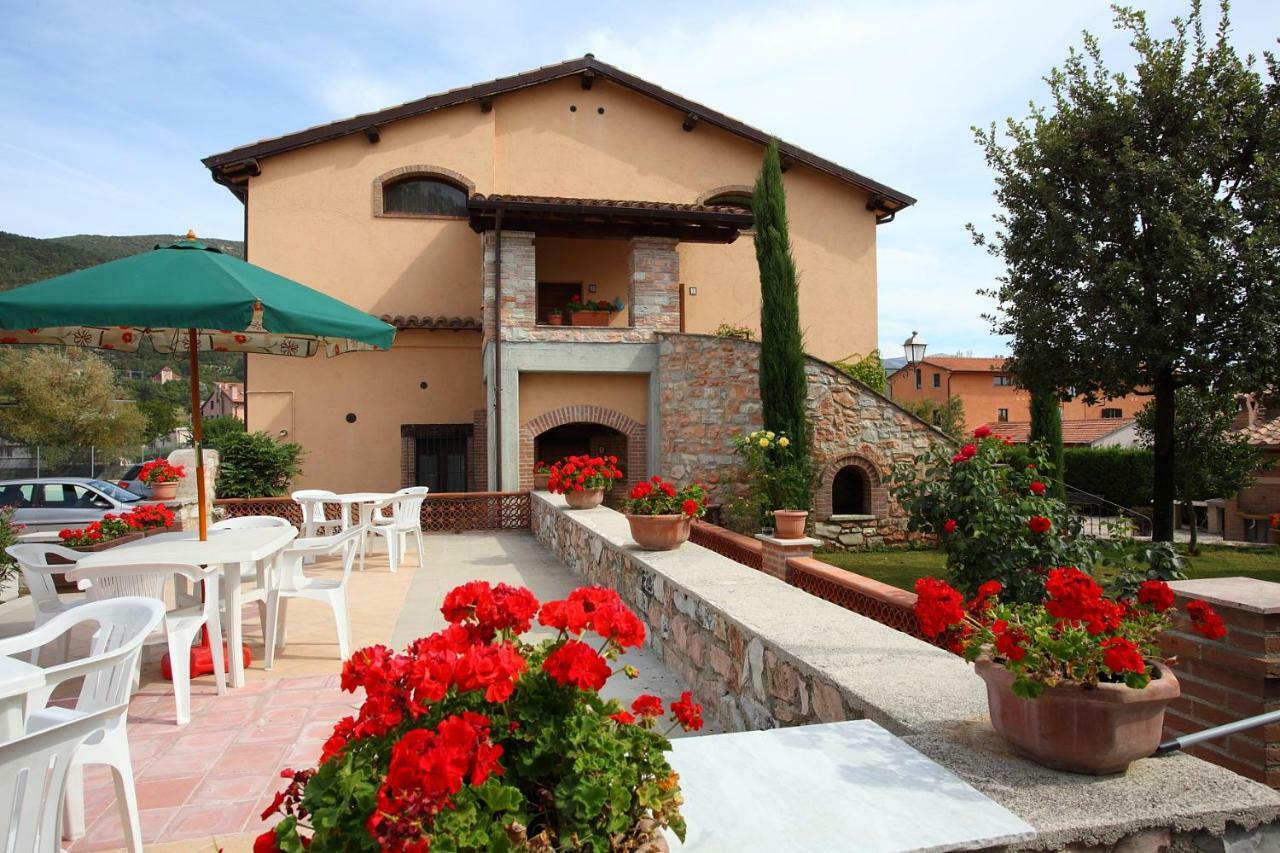 Residenza Le Querce Trilocale Villa Fossato di Vico Dış mekan fotoğraf